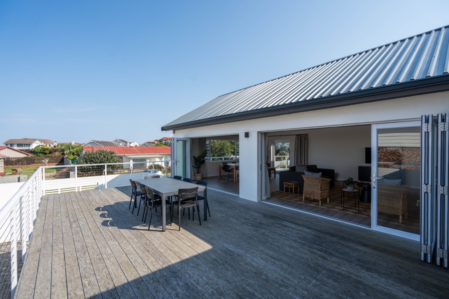 4 Bedroom Property for Sale in West Beach Eastern Cape